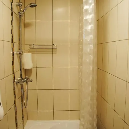 Отель Tennise Kuelalistemaja